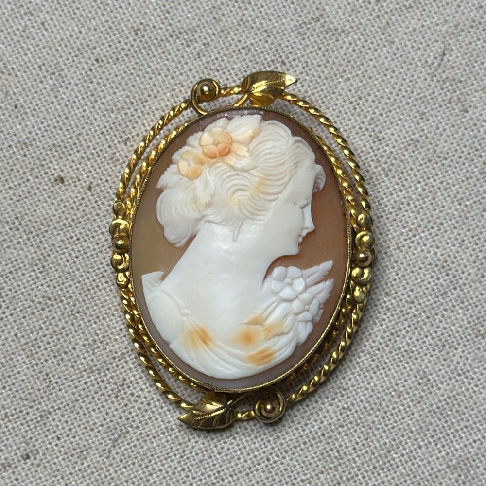💛 Antique Gold Filled Shell Cameo Brooch Pendant